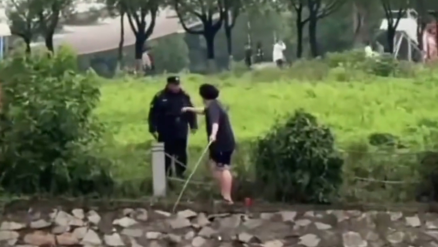 澳门六开彩资料最准资料,曝奔驰中国裁员 最高赔偿N+11,重点解答解释落实_AndroidV15.9